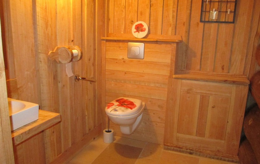 Location de vacances - Chambre d'hôtes à Orconte - WC accessible aux personnes à mobilité réduite