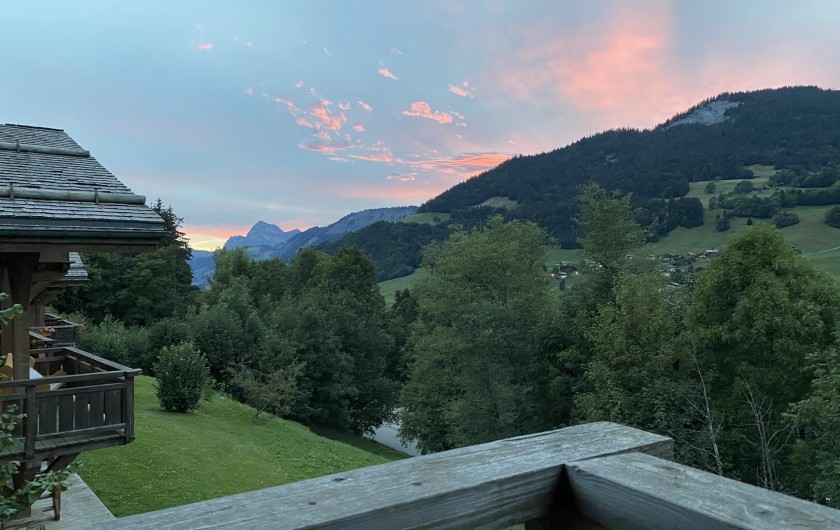 Location de vacances - Chalet à Megève - coucher de soleil rose sur mont charvin : vue incroyable