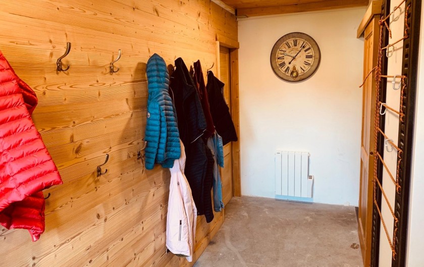 Location de vacances - Chalet à Megève - grand local à ski chauffé