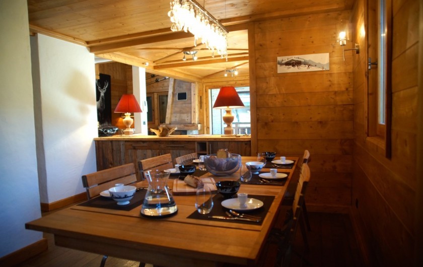 Location de vacances - Chalet à Megève - cuisine et salle à manger spacieuse et très bien équipée