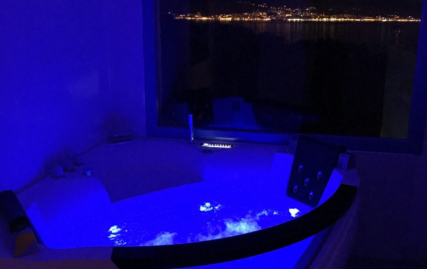 Location de vacances - Villa à Porticcio - Spa face au golfe et ville d'Ajaccio