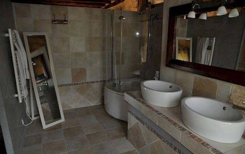 Location de vacances - Chambre d'hôtes à Valojoulx - chambre MELILOTS, la salle de bain
