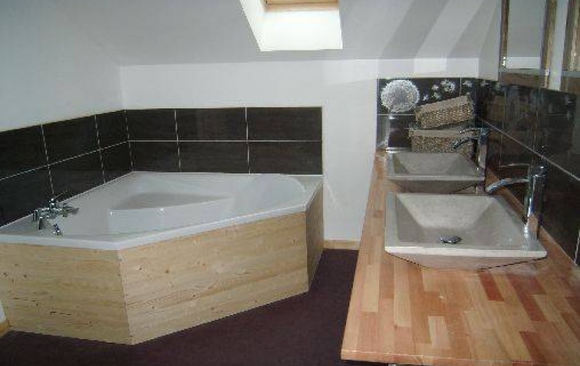 Location de vacances - Gîte à Brouvelieures - Salle de bain partie GRENIER