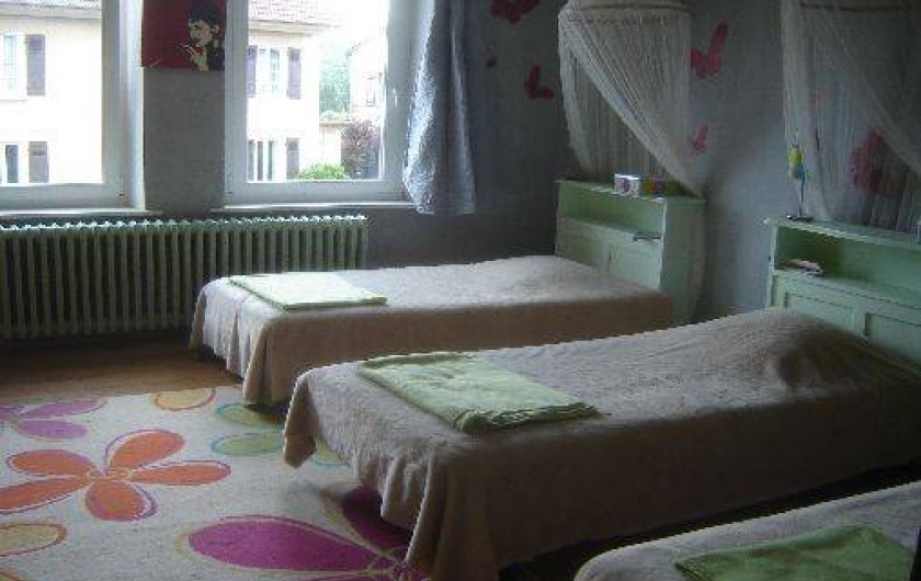 Location de vacances - Gîte à Brouvelieures - Chambre des cousines partie MAISON