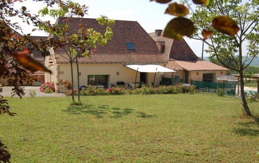 Location de vacances - Gîte à Saint-Médard-d'Excideuil - les Figuiers coté jardin