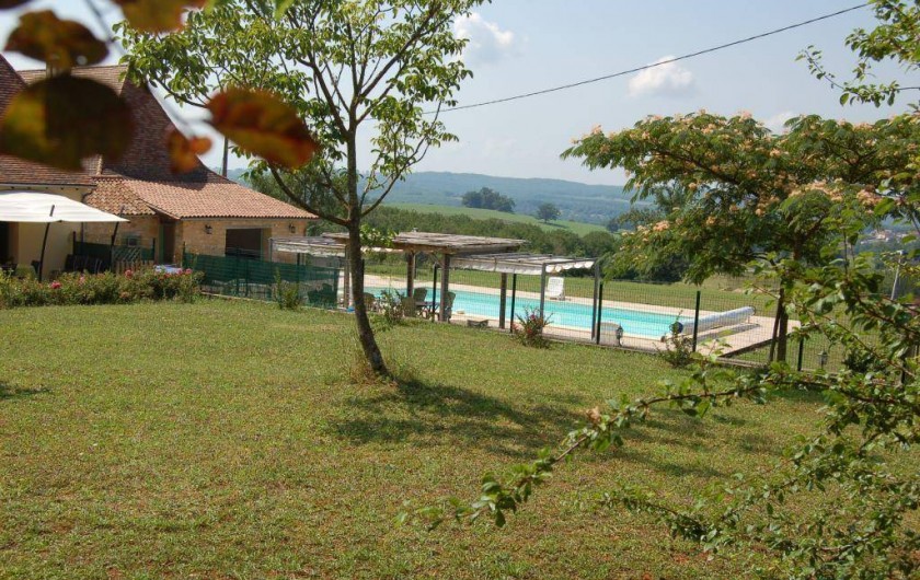 Location de vacances - Gîte à Saint-Médard-d'Excideuil - Le Jardin du gîte Les Figuiers