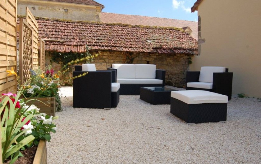 Location de vacances - Gîte à Saint-Médard-d'Excideuil - Salon de jardin