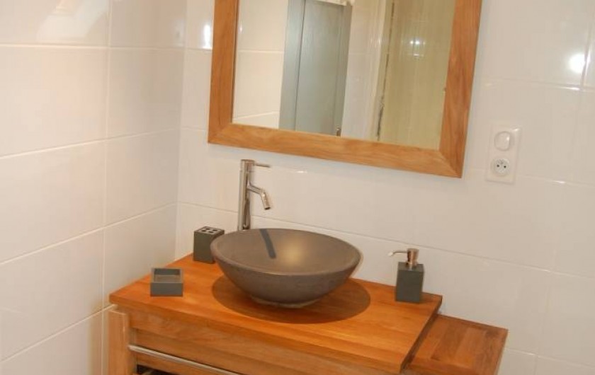 Location de vacances - Gîte à Saint-Médard-d'Excideuil - Salle d'eau chambre 7