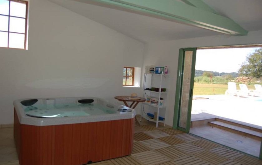 Location de vacances - Gîte à Saint-Médard-d'Excideuil - Jacuzzi