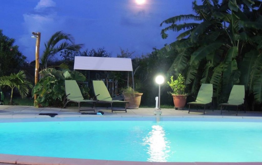 Location de vacances - Gîte à Le Moule - Piscine sous les étoiles