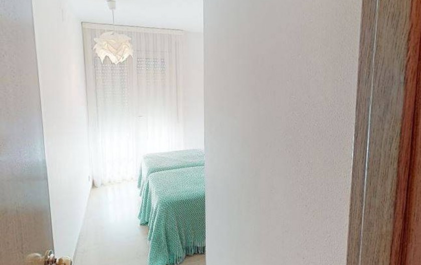 Location de vacances - Appartement à Sant Antoni de Calonge - chambre deux lits avec sortie directe au balcón - terrasse