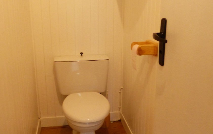 Location de vacances - Chalet à Champagnat - WC indépendant (étage) dans chalet ''confort+'' pour 6 personnes