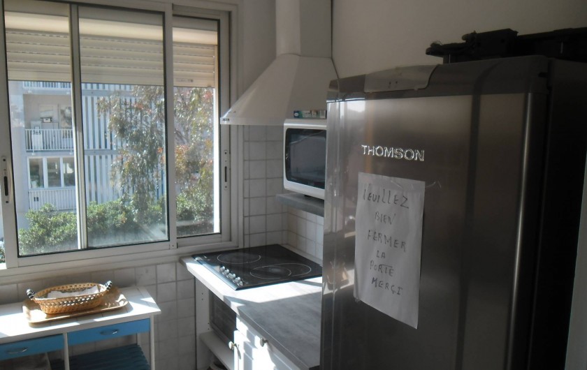 Location de vacances - Appartement à Six-Fours-les-Plages - PLAQUE DE CUISSON MICRO ONDE REFRIGERATEUR CONGELATEUR