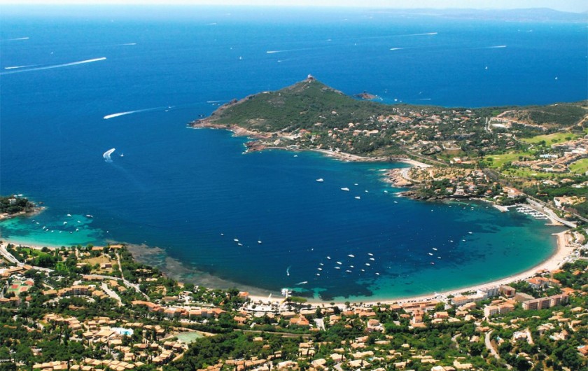 Location de vacances - Villa à Les Issambres - baie d'AGAY et le Cap dramont