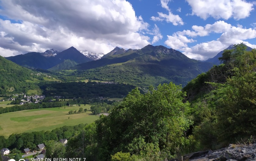 Location de vacances - Studio à Saint-Lary-Soulan - vue sur Saint-Lary village depuis les ardoisières (été)