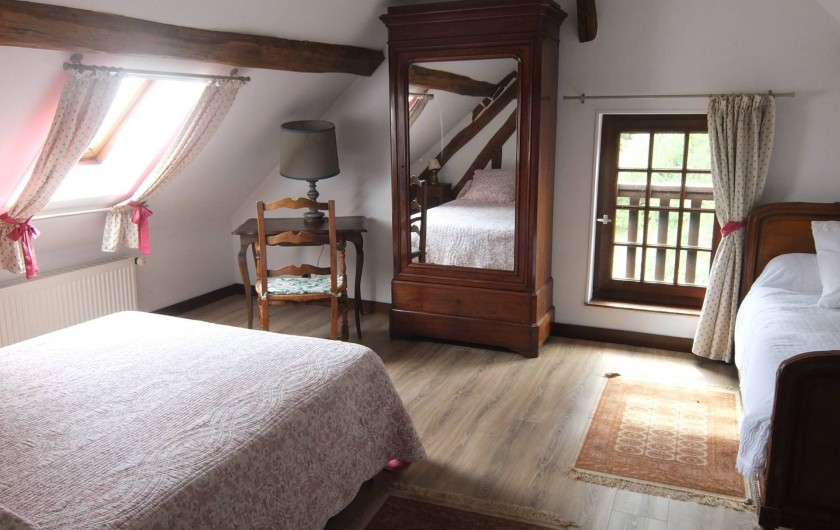 Location de vacances - Gîte à Souesmes - chambre lit double + lit 1 personne