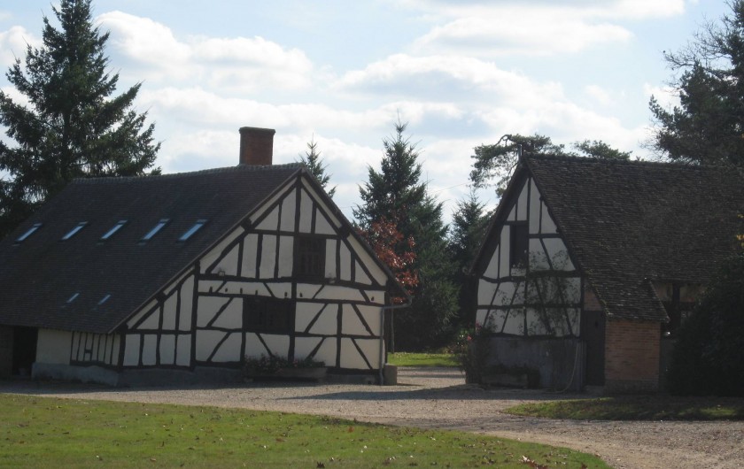 Location de vacances - Gîte à Souesmes - le pavillon de chasse et sa longère