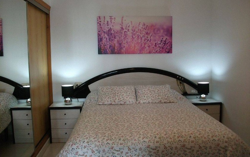 Location de vacances - Appartement à Puerto de Mazarrón - grande chambre avec literie matelat neuf 150 x 190 et un très grand armoire