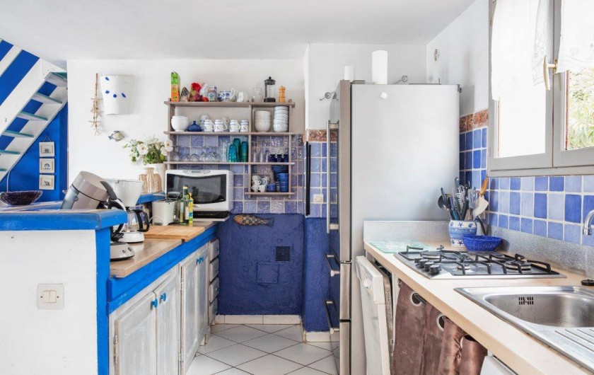 Location de vacances - Bungalow - Mobilhome à Sainte-Lucie de Porto-Vecchio - cuisine villa 14 pers