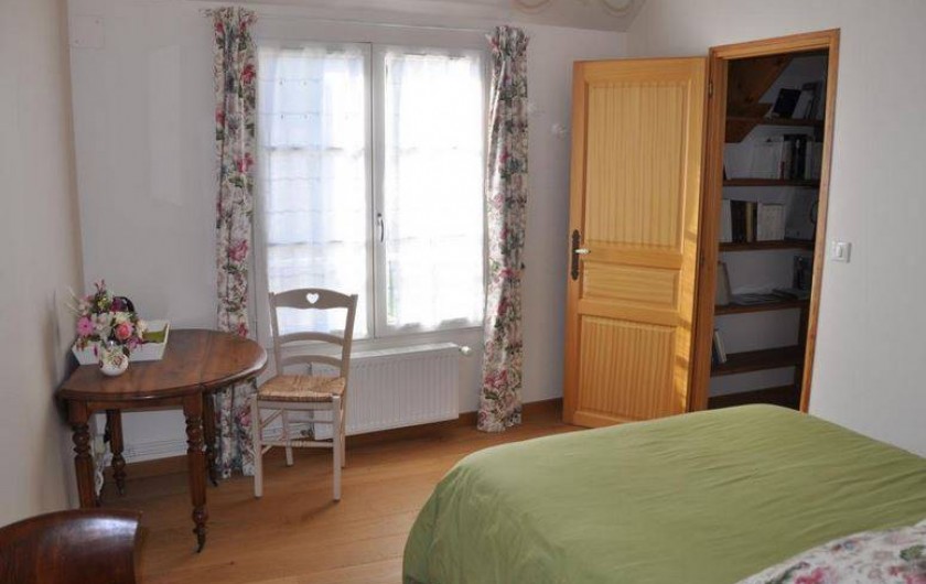 Location de vacances - Chambre d'hôtes à Saint-Loup-de-Naud - Autre vue de la chambre