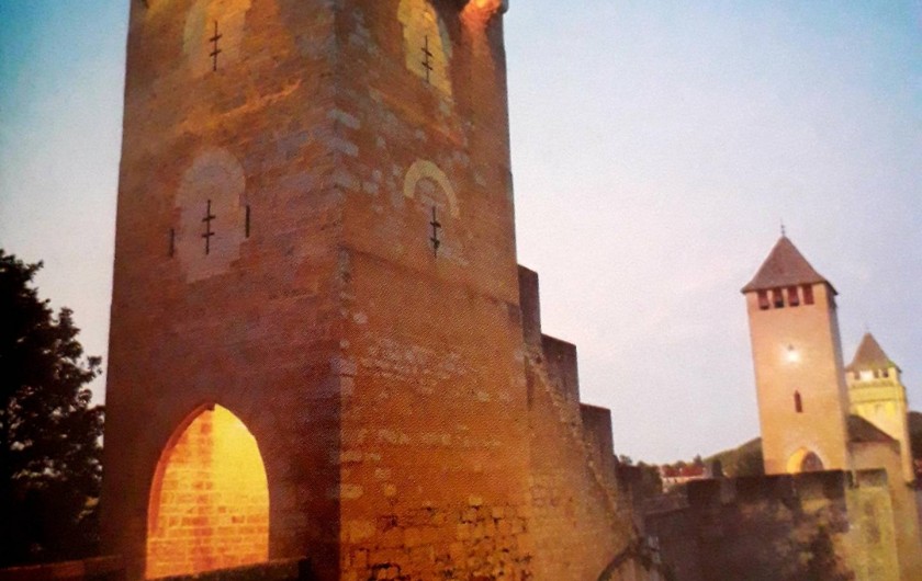 Location de vacances - Gîte à Lendou-en-Quercy - pont valentré à Cahors patrimoine de l'Unesco