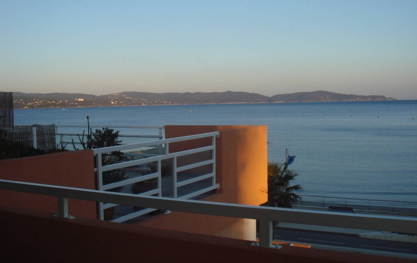 Location de vacances - Appartement à Cavalaire-sur-Mer - Vue vers l'Est