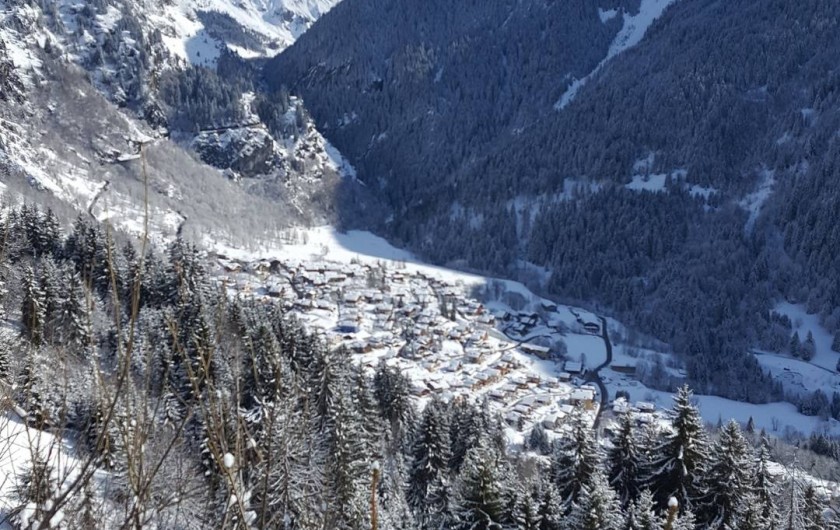 Location de vacances - Appartement à Champagny-en-Vanoise - Village de champagny en vanoise depuis les monts de la guerre.