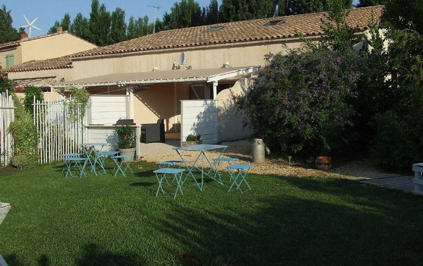 Location de vacances - Appartement à La Cadière-d'Azur - le jardin pour prendre sont petit dejeuner dans l'intimite