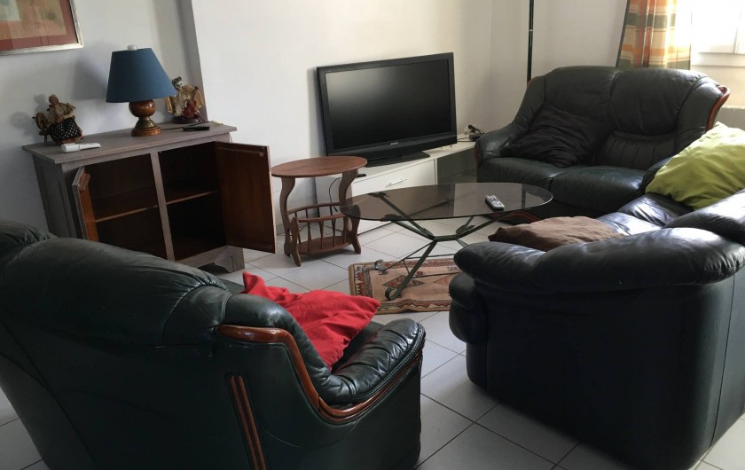 Location de vacances - Appartement à Montaren-et-Saint-Médiers - SALON