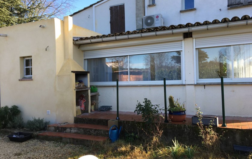 Location de vacances - Appartement à Montaren-et-Saint-Médiers - VUE  extérieure
