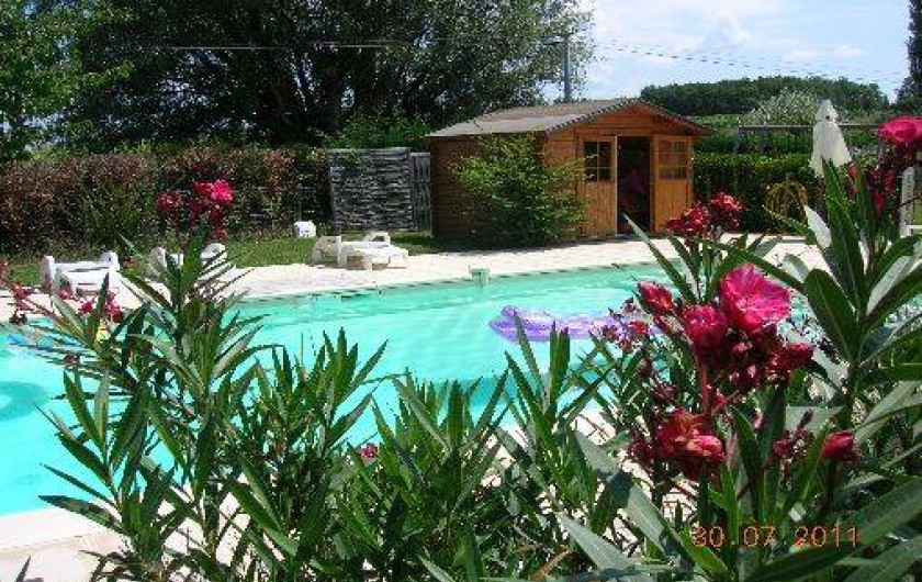 Location de vacances - Gîte à Thénac - Piscine  11 x 5 chauffée, sécurisée, ombragée.