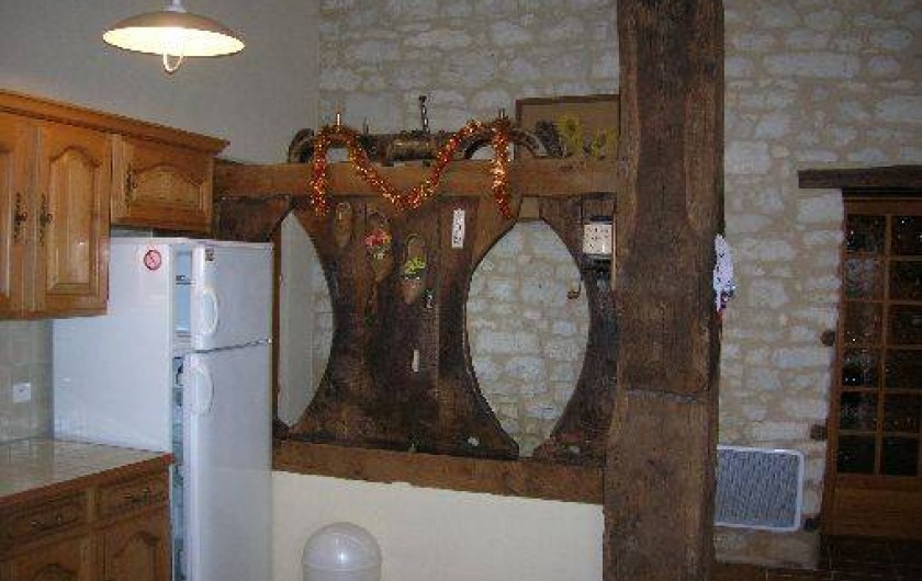 Location de vacances - Gîte à Thénac - La pierre et le bois d'antant, mariage de l'ancien avec le confort.