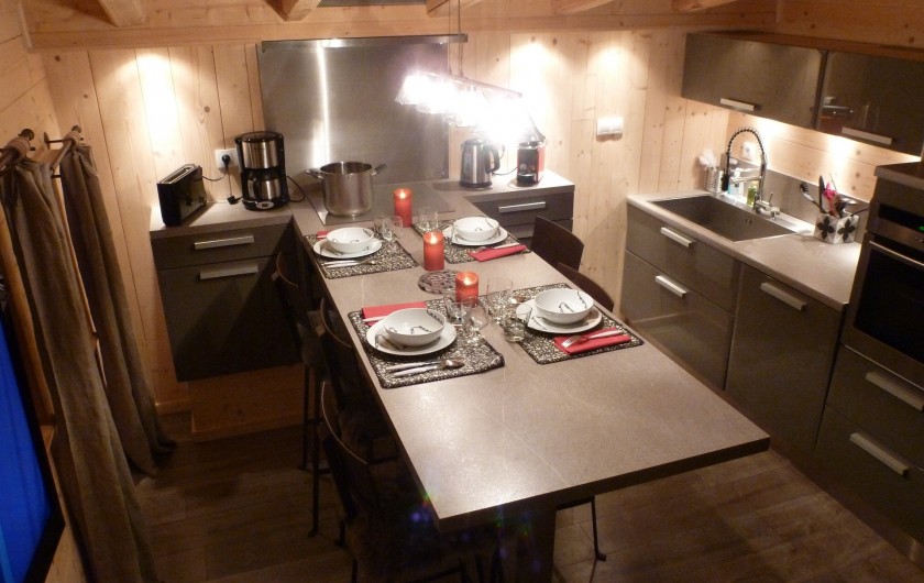 Location de vacances - Studio à L'Alpe d'Huez - salle à manger et cuisine