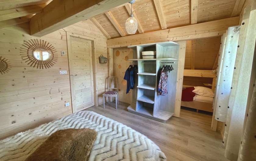 Location de vacances - Chalet à La Pesse - Chambre étage  vue sur alcôve