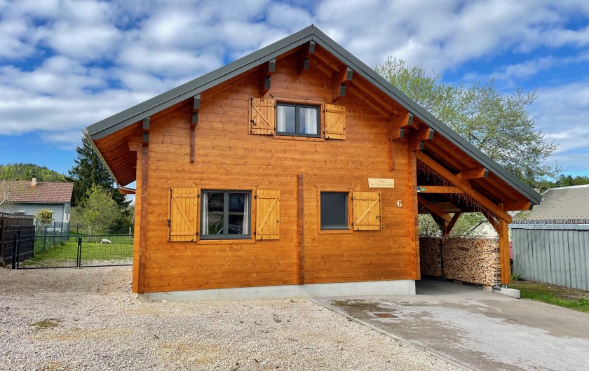 Location de vacances - Chalet à La Pesse - Côté rue