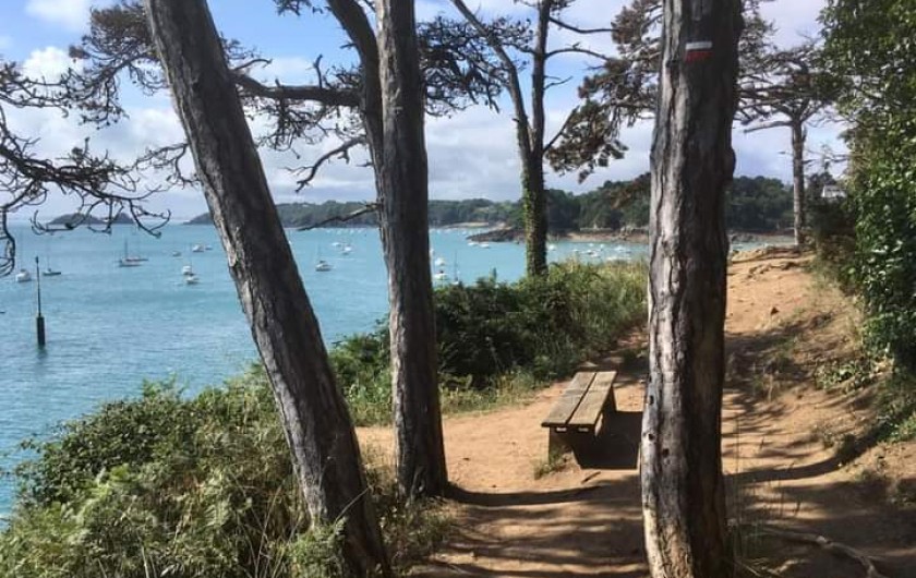 Location de vacances - Villa à Cancale - Le GR34 serpente sur 20km de Cancale à St-Malo.