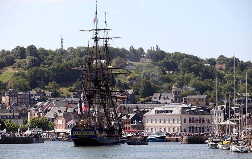 Location de vacances - Appartement à Honfleur - Arrivée de L'Hermione
