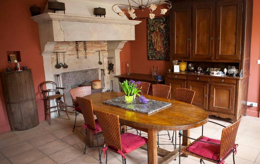 Location de vacances - Chambre d'hôtes à Cenans - Salle à manger