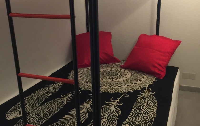 Location de vacances - Appartement à Bormes-les-Mimosas - La chambre lit 2 places