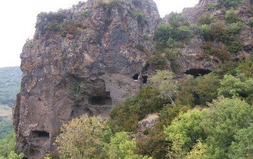 Location de vacances - Roulotte à Saint-Jean-le-Centenier - A proximité : Grottes Troglodytes de Montbrun