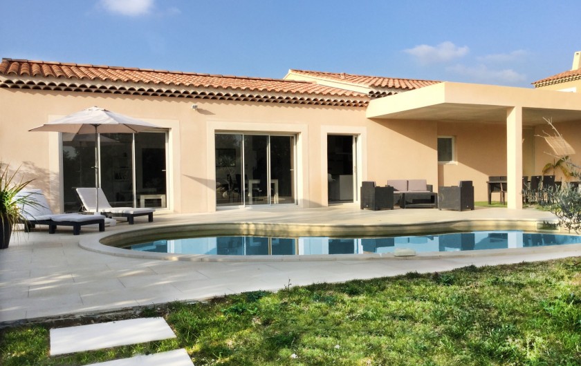 Location de vacances - Villa à Aureille - Maison connectée pour 4 personnes avec piscine privée