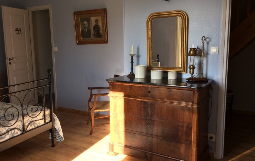 Location de vacances - Gîte à Cournanel - Chambre 2 avec douche attenante, lit 160  Gîte Alphonse