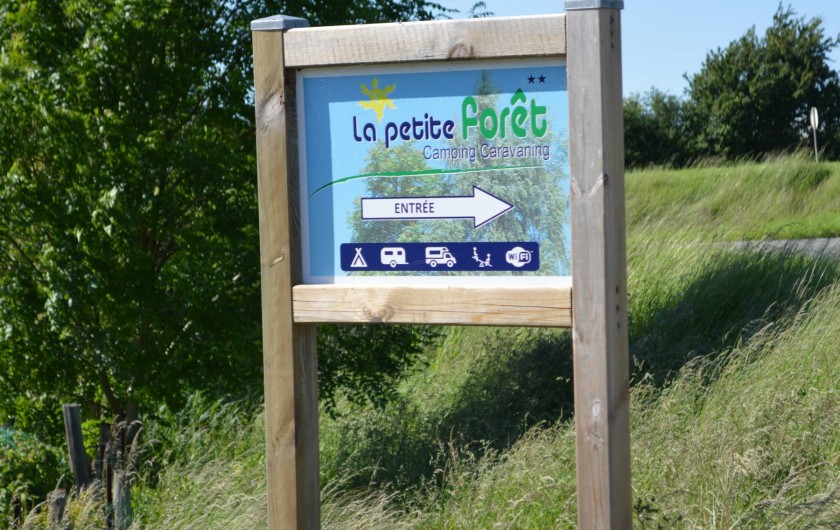 Location de vacances - Bungalow - Mobilhome à Aire-sur-la-Lys - Entrée du camping