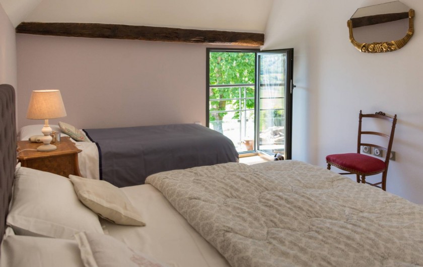 Location de vacances - Villa à Beaulieu-sur-Dordogne - les arbres en face de la chambre familiale