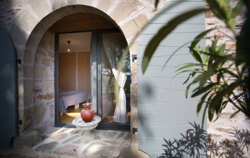 Location de vacances - Villa à Beaulieu-sur-Dordogne - accès direct aux  chambres du rez de jardin