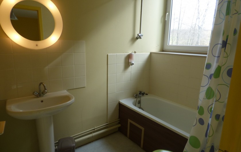 Location de vacances - Gîte à Nouart - salle de bain mélisse