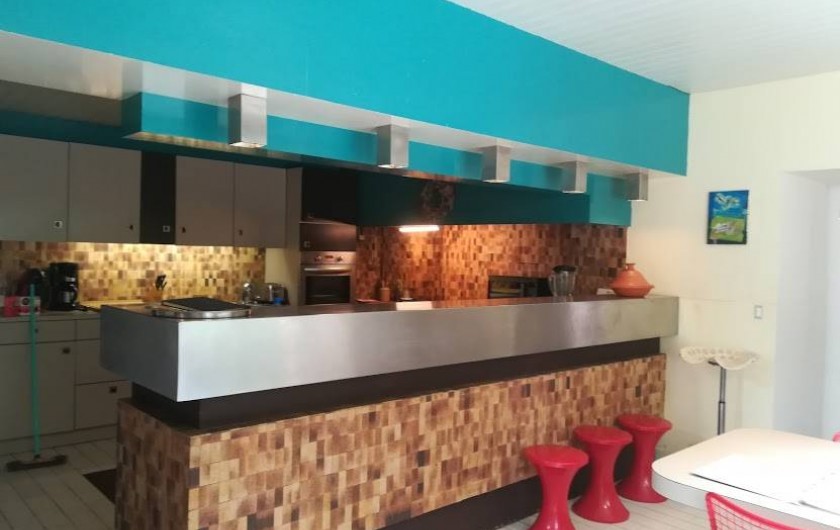Location de vacances - Gîte à Saint-Georges-sur-Baulche - Le bar, dans la cuisine