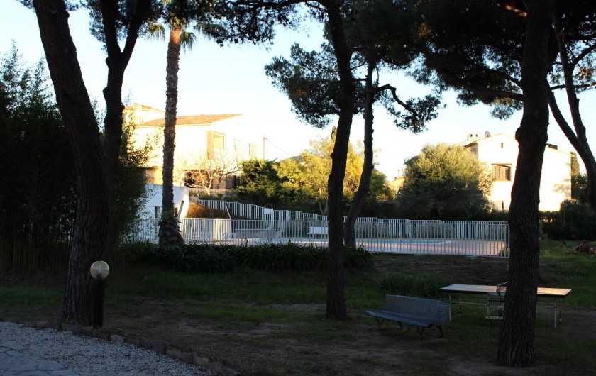 Location de vacances - Appartement à Carqueiranne - parc