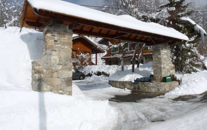 Location de vacances - Gîte à Habère-Poche - L'entrée du parking du gîte