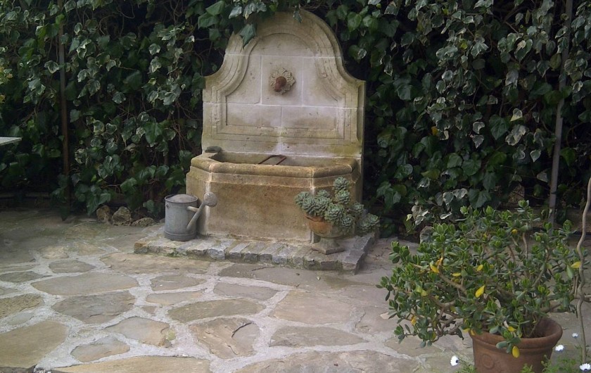 Location de vacances - Chambre d'hôtes à Ramatuelle - Ancienne fontaine